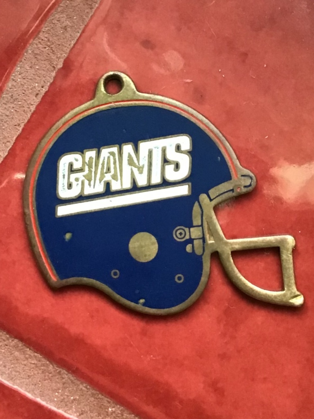 Vintage 1985 New York Giants NFL Russ Berrie Brass Helmet Keychain Football